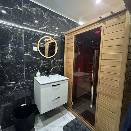 Suite Gold By L Amaryllis I Jacuzzi & Sauna Prive I Centre Beziers Arrivee Autonome Exterior foto